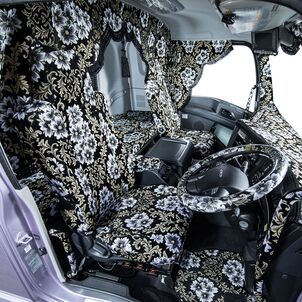 トラックシートカバー内装　桜　装着イメージ