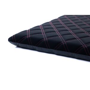 ベルティ　座布団　ブラックxレッドステッチ