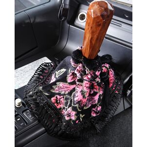 マドンナ　ブーツカバー　ブラック×ピンク　装着時